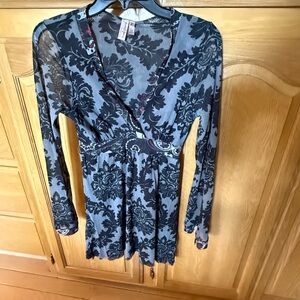 Sweet Pea Floral Black and Gray Patterned Top